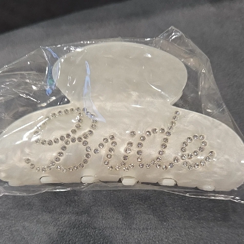 White Rhinestone 'Bride' Hair Claw Clip - Picture 7 of 7